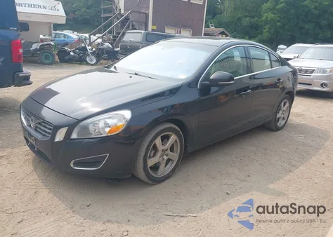2013 Volvo S60 T5 из США, поврежденный, VIN YV1612FH6D1228398